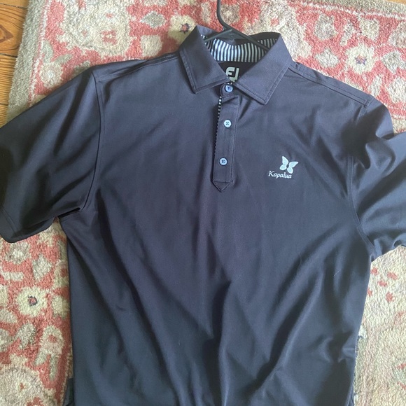 Large black gold polo in excellent condition! - Picture 1 of 2